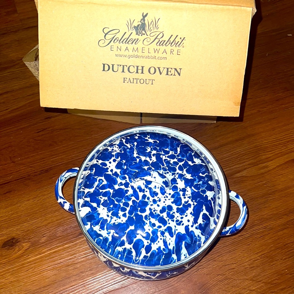 Golden Rabbit Dutch Oven